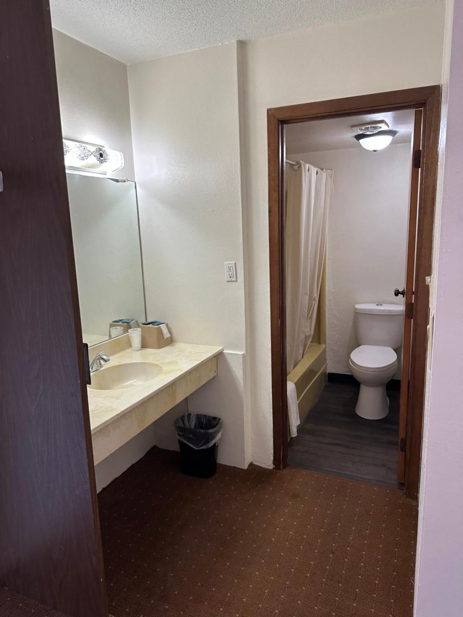 Budget Inn Motel Storm Lake Екстериор снимка