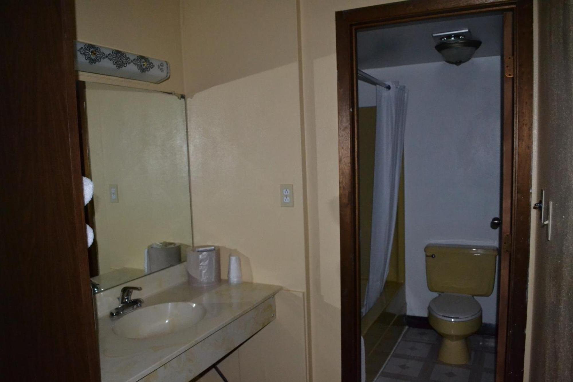 Budget Inn Motel Storm Lake Екстериор снимка